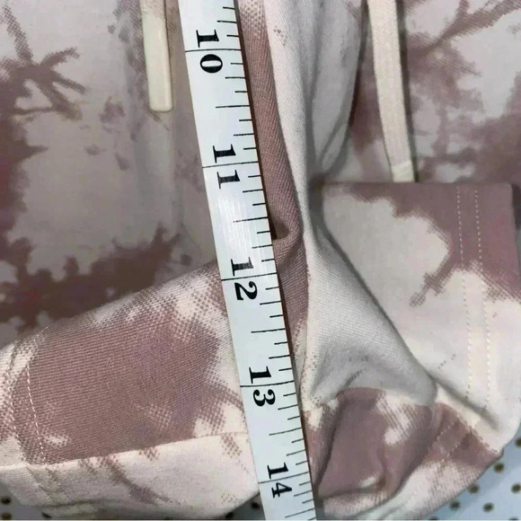 Varley Glade Tie Dye Shorts - Picture 6 of 7